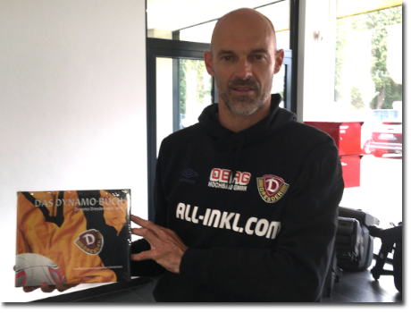 Alexander Schmidt mit Dynamo Buch