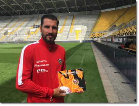 Cristian Fiel mit Dynamo Buch